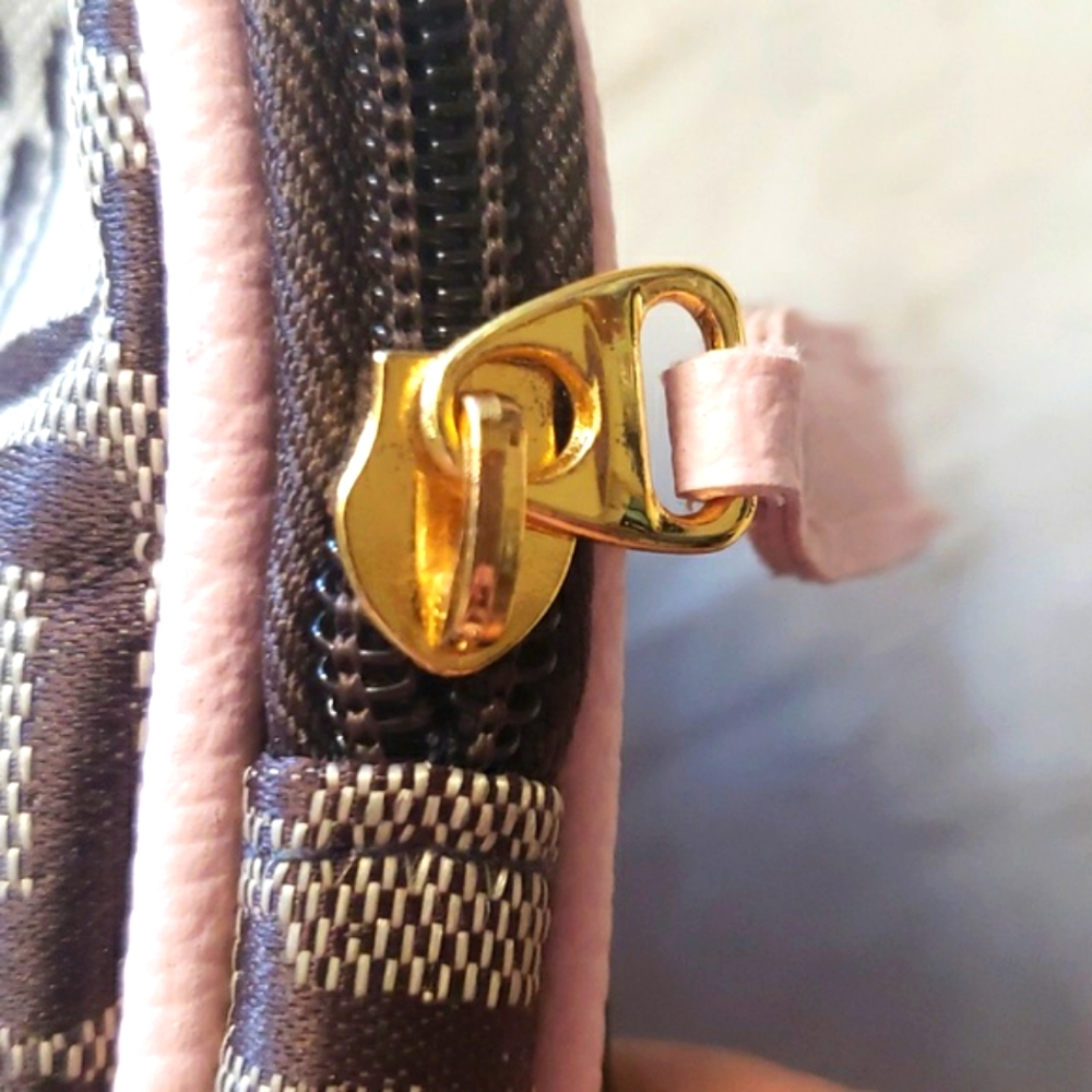 Chic Geometric Patterned Cosmetic Bag - image 4